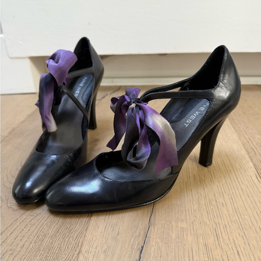 Gorgeous Nine West Black Leather Heels with Purple Satin Ribbon in Size 6.5